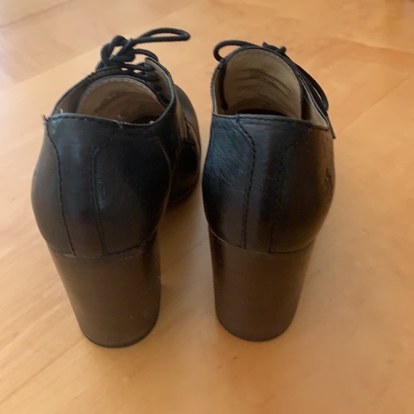 Frye Carson Heel  Oxford 8.5 - Picture 4 of 14